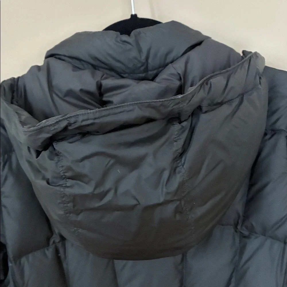 The North Face long puffer coat Women’s size small - Picture 6 of 6